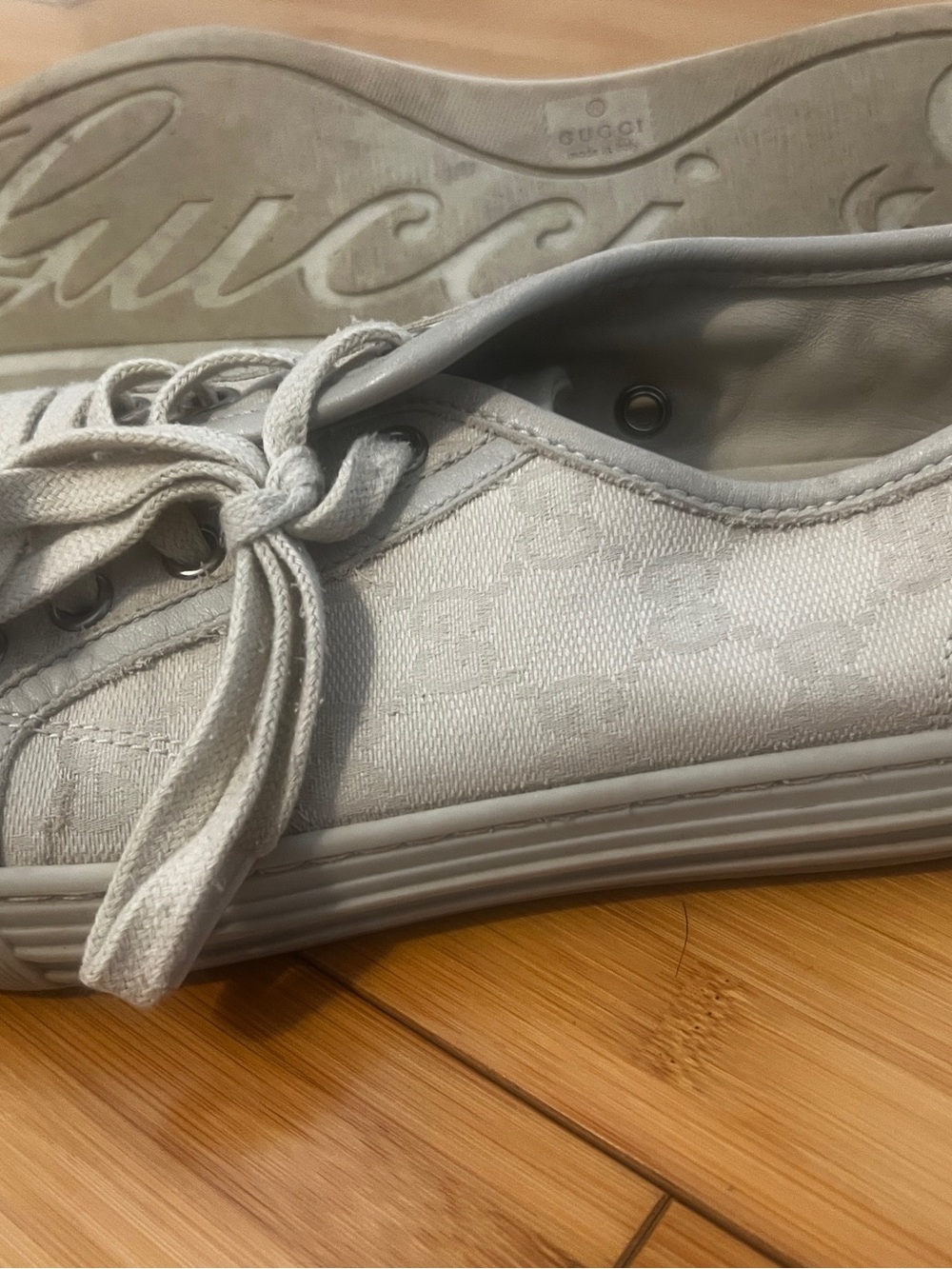 White Gucci Tennis Shoes US 7